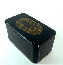 Scatola con coperchio con