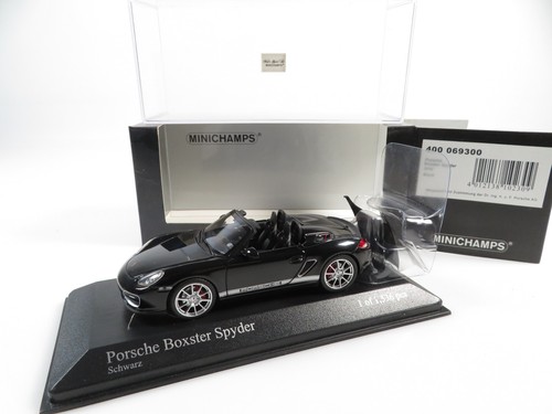 Minichamps 400069300 - 1:43,