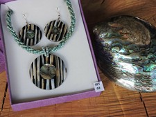 Set Collana Ciondolo Orecchini CORNO & PAUA Shell Nuova Zelanda Nuovo Scatola #2