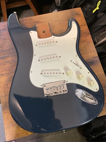 Vintage squier bullet - vintage, body