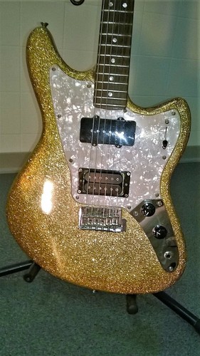 Chitarra elettrica artigianale