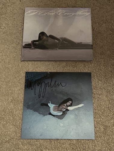 Autograph insert maggie - by,
