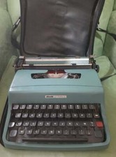 Macchina da scrivere olivetti lettera 32 con custodia a tracolla in pelle