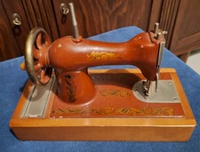 Macchina da cucire giocattolo
