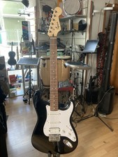 CHITARRA ELETTRICA BY FENDER Squier Mini Strat V2 BK +CORDE