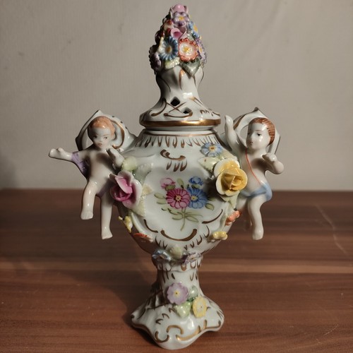 Vaso con coperchio porcellana