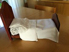 Letto con accessori  e armadio con specchio per bambole in legno anni 30 