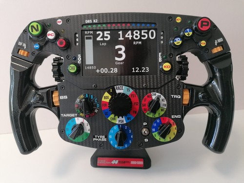 Lewis hamilton full - size, 2025