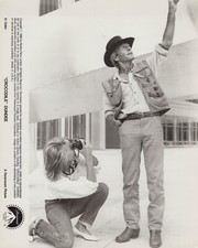 Paul Hogan + Linda Kozlowski in Crocodile Dundee (1986) ❤⭐ Paramount Photo K 201