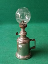 ANTICA LAMPADA FRANCESE DA TAVOLO A PETROLIO LAMPE PIGEON LES HIRONDELLES. CV14