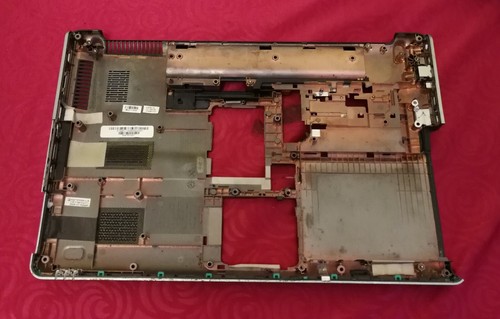 Custodia inferiore per laptop