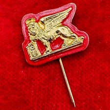 Spilla Leone S. Marco Venezia libro chiuso 1950 ca