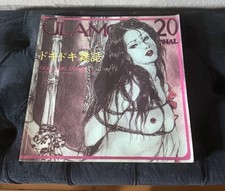 GLAMOUR INTERNATIONAL MAGAZINE