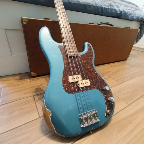 Fender precision - fender,