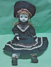 Bambola  Porcellana  con abito