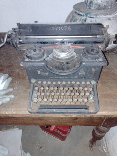 Macchina scrivere antica - da,