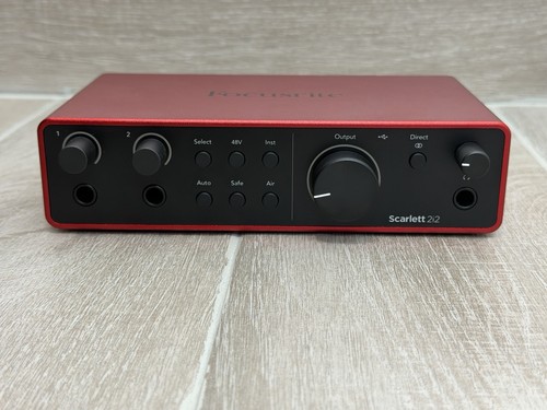 Focusrite scarlett 2i2 - focusrite, 4a