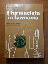 Il farmacista in farmacia -