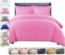 Set copripiumone a righe in