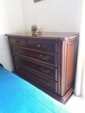 Cassettone con comodini arte