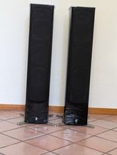 Yamaha NS 555.                 Diffusori da pavimento bass-reflex a 3 vie     