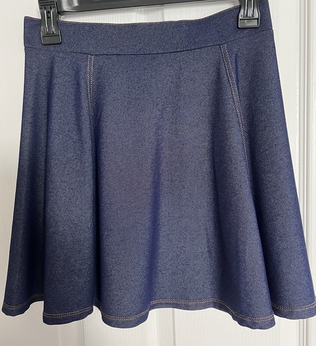 Divided flowing skirt - flowing, size