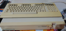 Commodore C 128 D + tastiera (con cavi) funziona 0003888 8 bit classic bassa serie