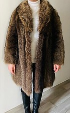 Nuova, mai indossata, acquistata ma mai usata. Pelliccia di marmotta. 