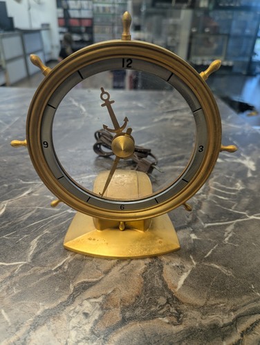 Orologio misterioso vintage