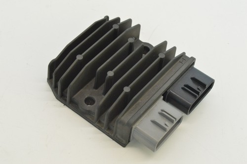 Regolatore raddrizzatore - , di
