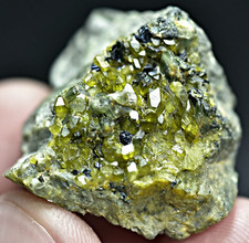 Cristalli Vesuvianite Verde