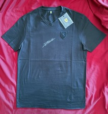 T-shirt Ferrari/Giorgio Armani autografata Leclerc, Taglia M, nuova!