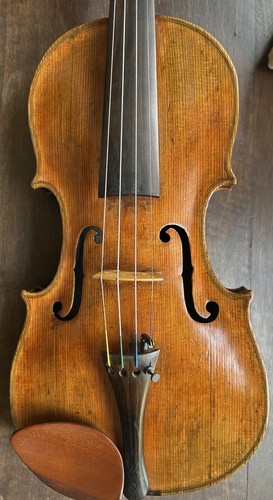 Vecchio violino etichettato