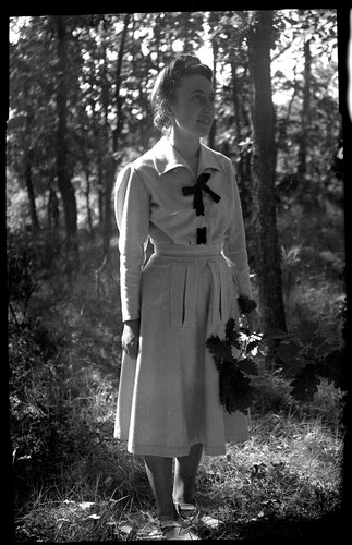 Jeune donna piedi legno - jeune,
