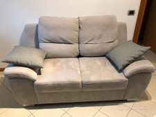 divano grigio 2 posti usato, condizioni pari al nuovo 