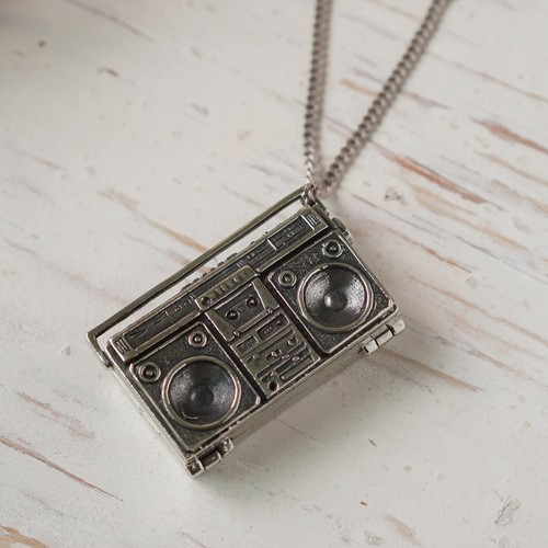 Collana ciondolo radio - radio, boombox