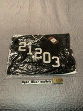 Nuova in borsa Supreme WTAPS