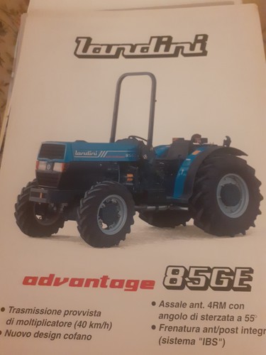 Brochure depliant trattore - brochure,