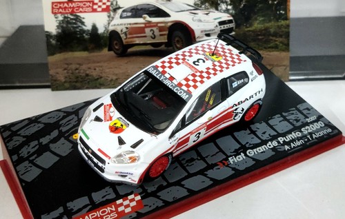 Ixo fiat grande punto - 1/43,