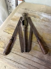 ATTREZZO MANUALE AGRICOLO