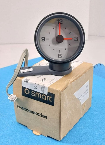 Orologio fondo bianco - orologio, smart