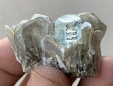 100 carati bellissima acquamarina con esemplare di moscovita del Pakistan Roditore