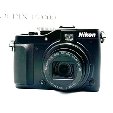 Nikon Coolpix P7000 fotocamera digitale compatta dal Giappone