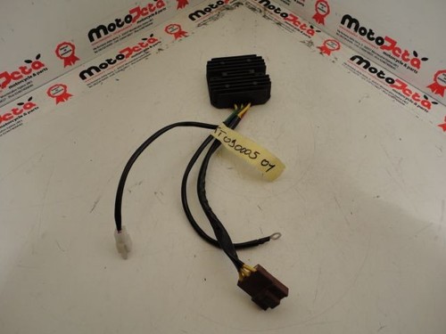 Regolatore tensione voltage