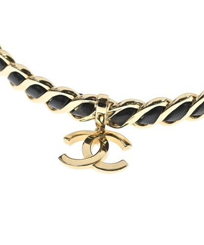 Chanel necklaces goldxblack - chanel,