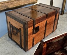 Piccola Cassapanca Antica In Noce