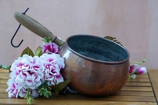 Pentola da cucina vintage in rame con manico in legno rame martellato Italia