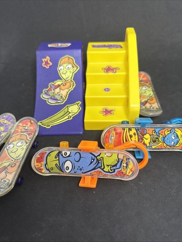 Mcdonalds 2000 finger board - finger,