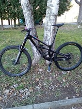 bicicletta enduro mtb canyon bici full suspension muscolare 