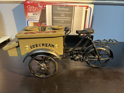 Triciclo gelato giocattolo per